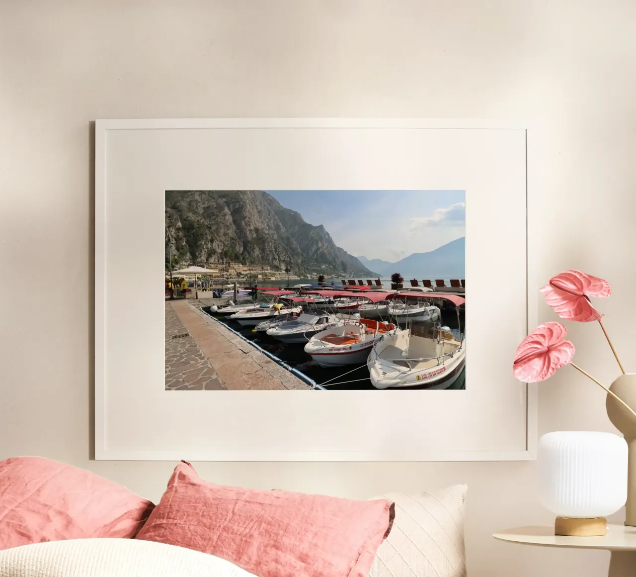 Il porto di Limone sul lago di Garda poster con telaio in alluminio da Alexandra Joseph Fotomomente