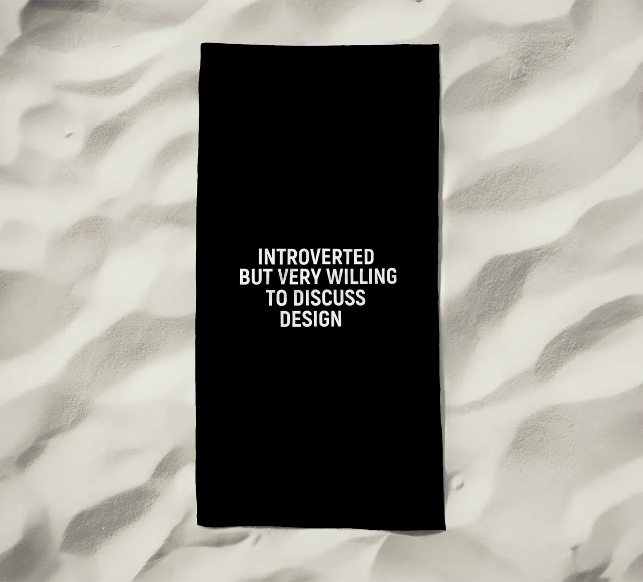 Introverted but very willing to discuss design serviette de plage de happieeagle