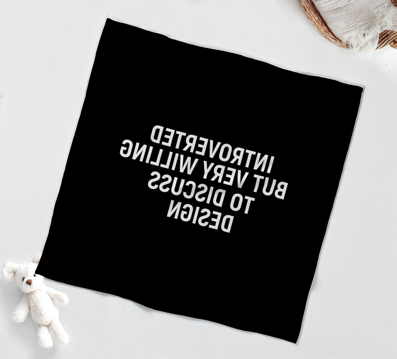 Introverted but very willing to discuss design coperta in pile da happieeagle