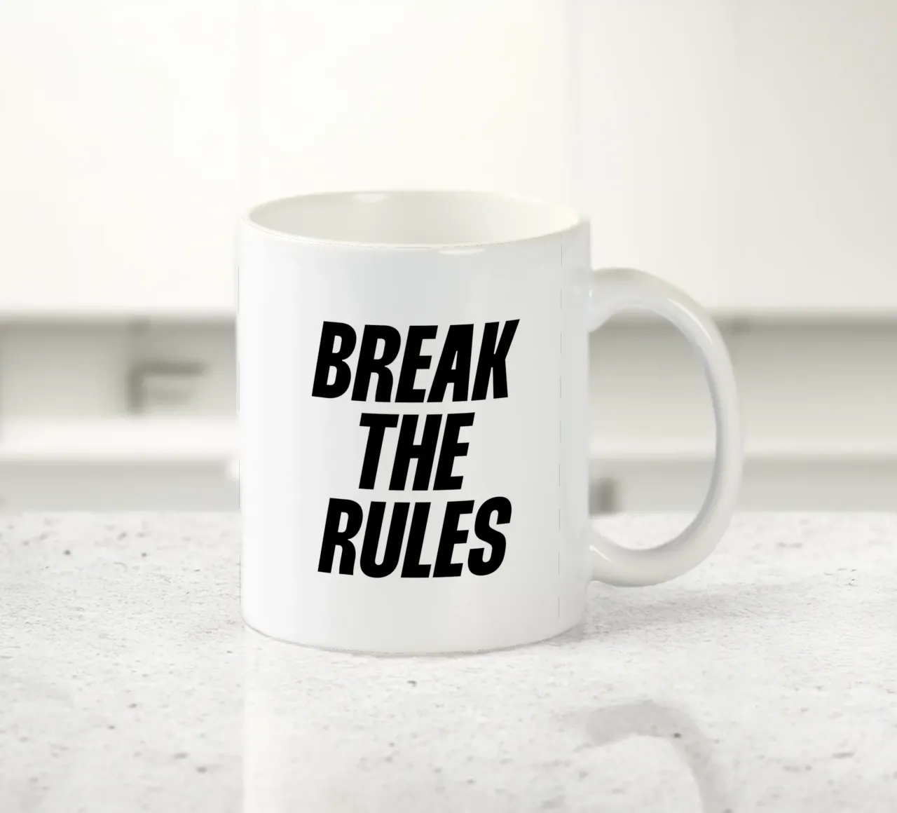 Citazioni che infrangono le regole tazza in ceramica da Paigaam Studio