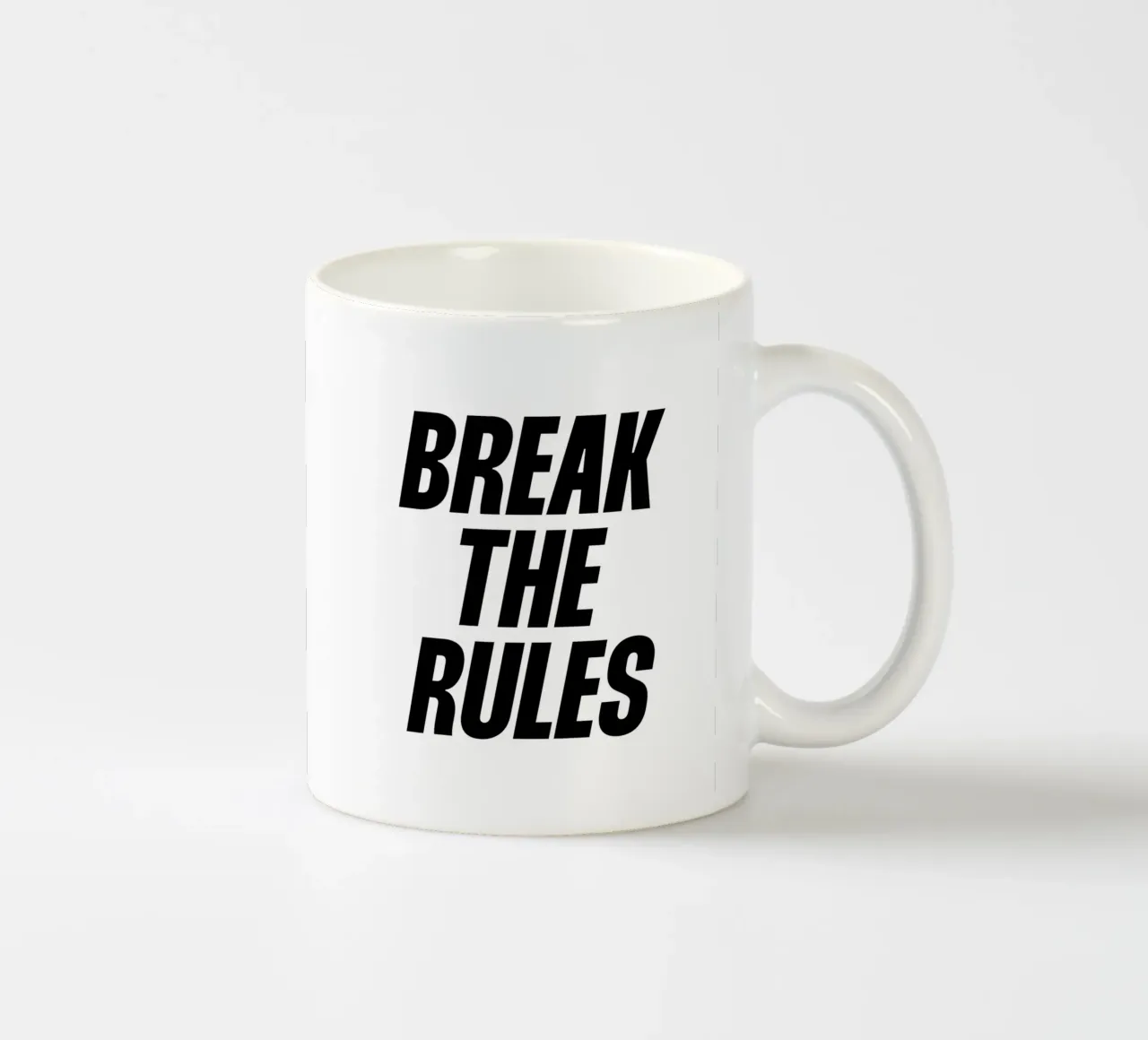 Citazioni che infrangono le regole tazza in ceramica da Paigaam Studio