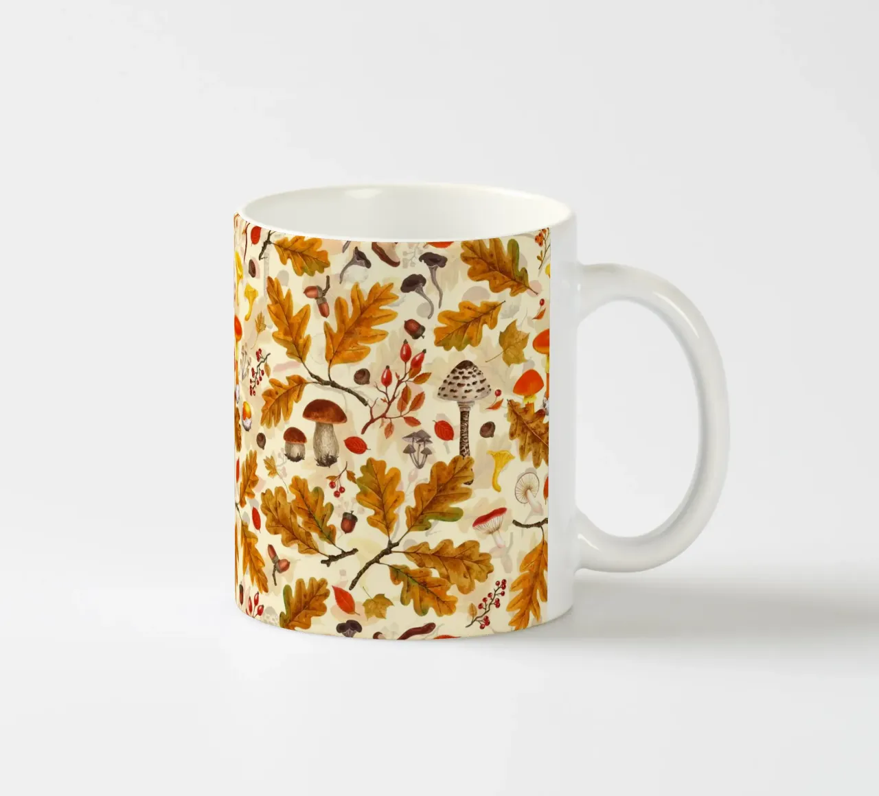 Funghi di bosco e flora autunnale su crema tazza in ceramica da Painted Nature