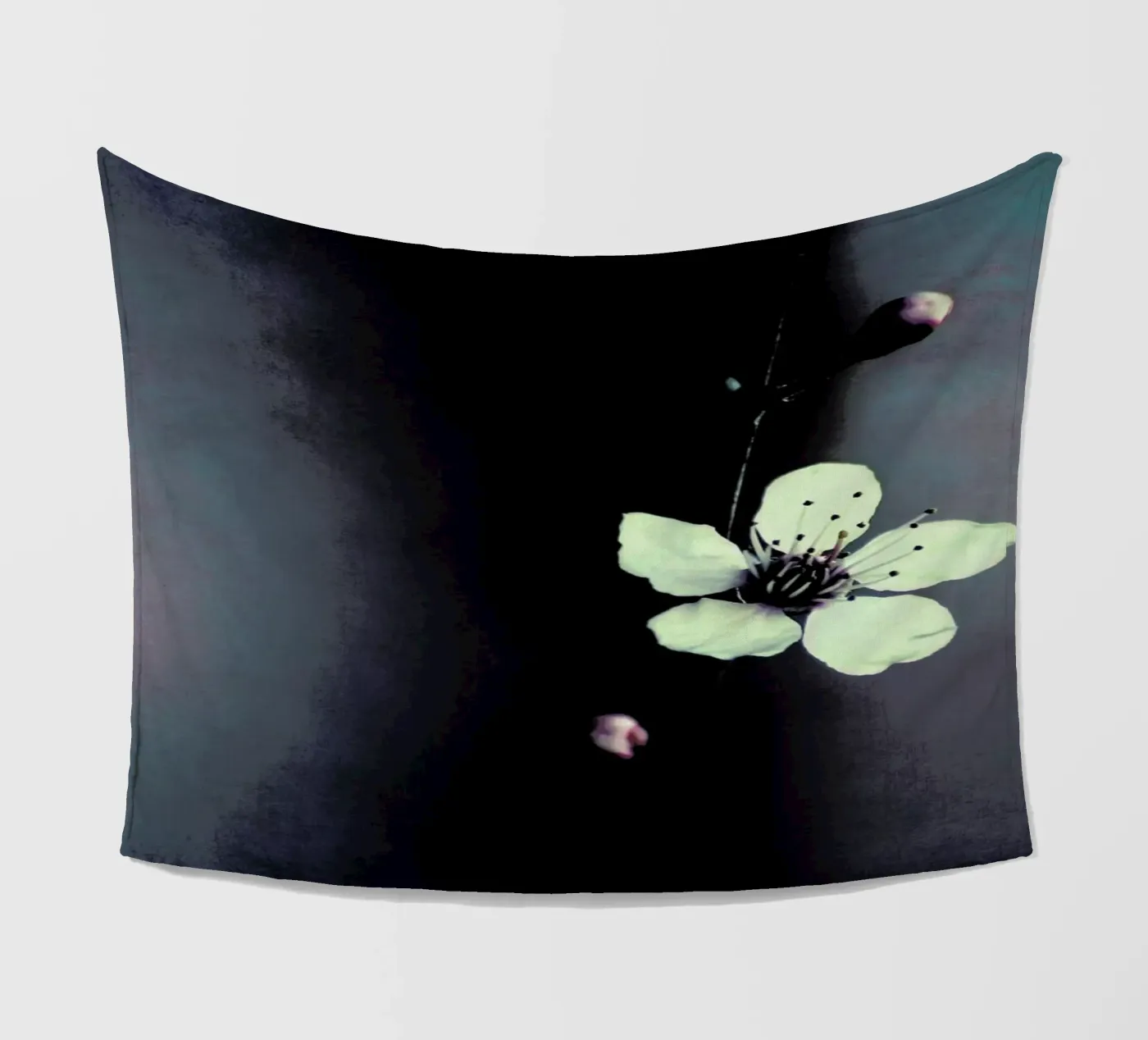 Solitaire fleece blanket by Ingrid Beddoes