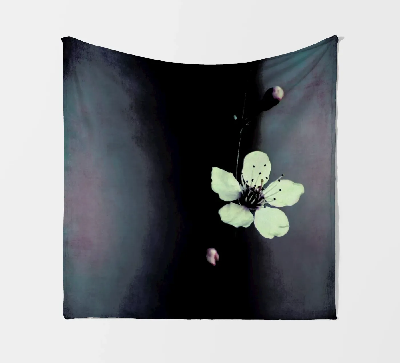 Solitaire fleece blanket by Ingrid Beddoes