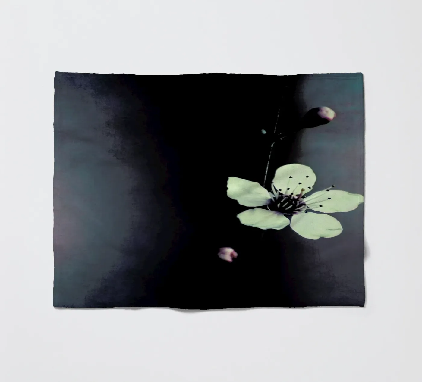 Solitaire fleece blanket by Ingrid Beddoes