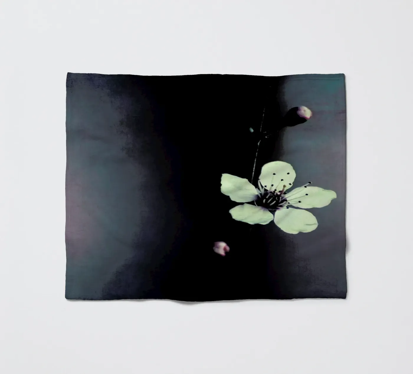 Solitaire fleece blanket by Ingrid Beddoes