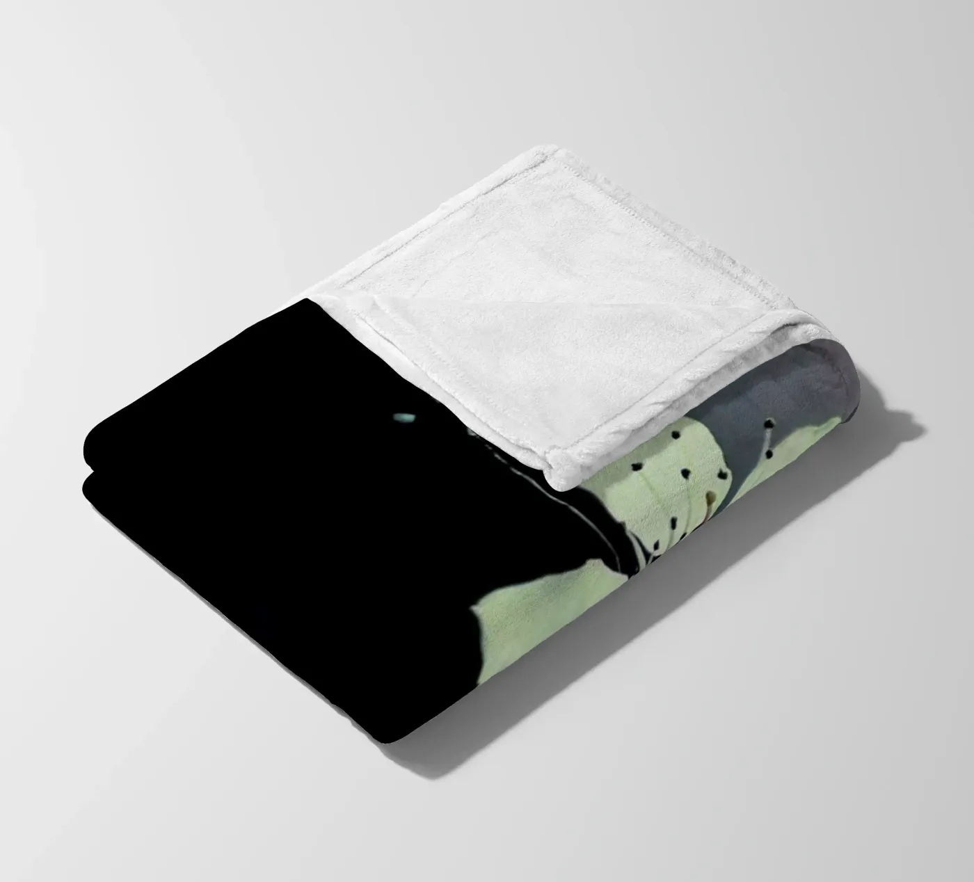 Solitaire fleece blanket by Ingrid Beddoes