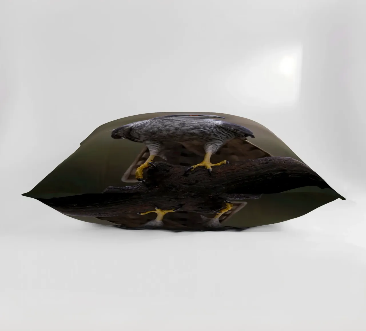 Astore nella foresta cuscino da Tom's Wildlife
