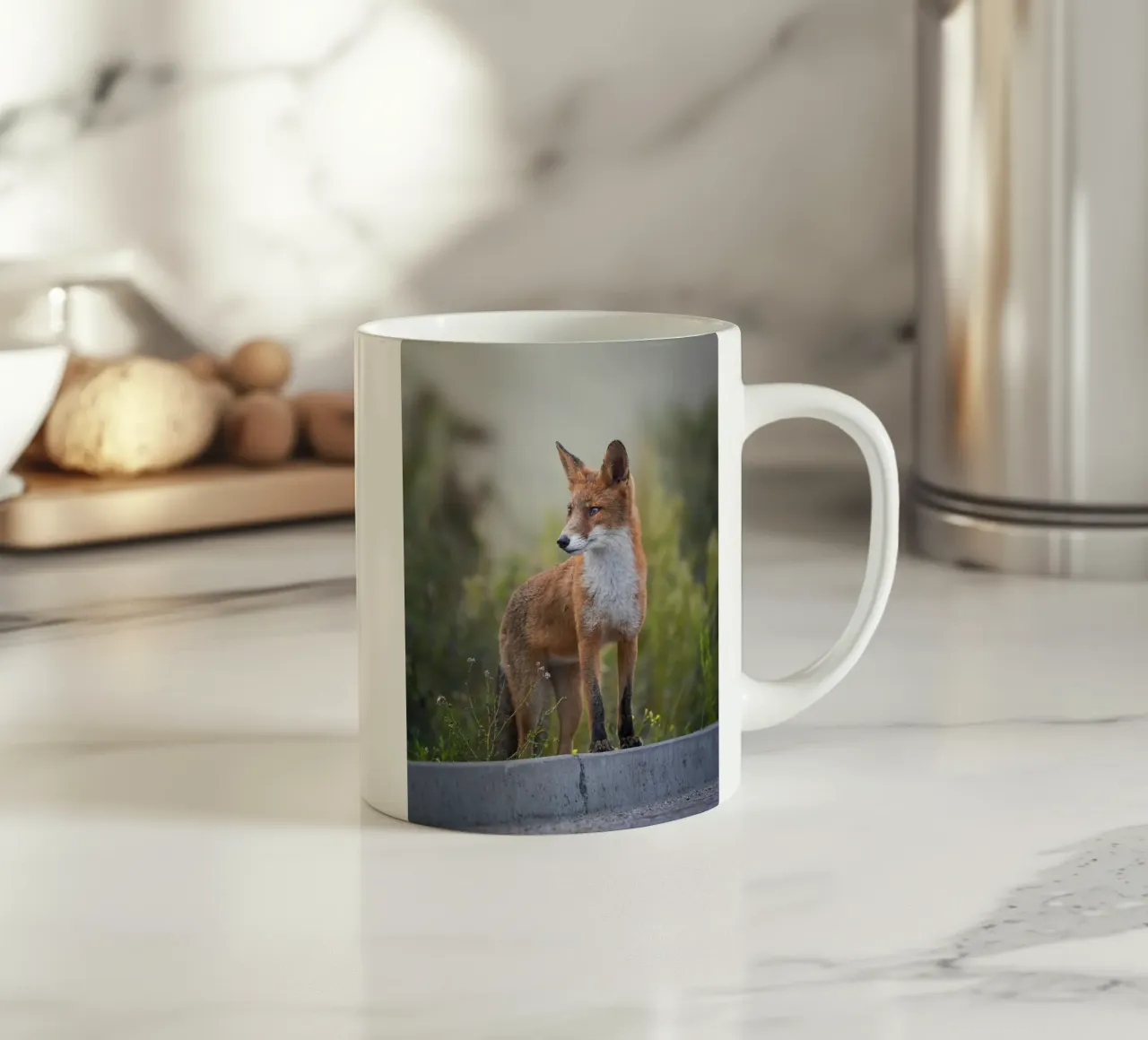 Volpe rossa tra le dune tazza in ceramica da Tom's Wildlife