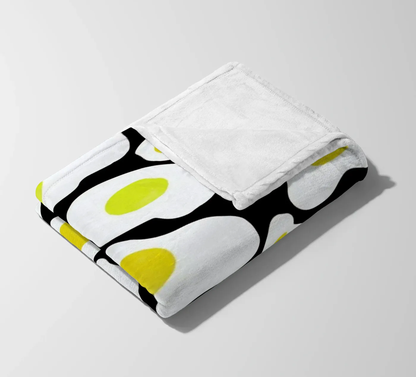 Fried Eggs Fleecedecke von Vasare Nar