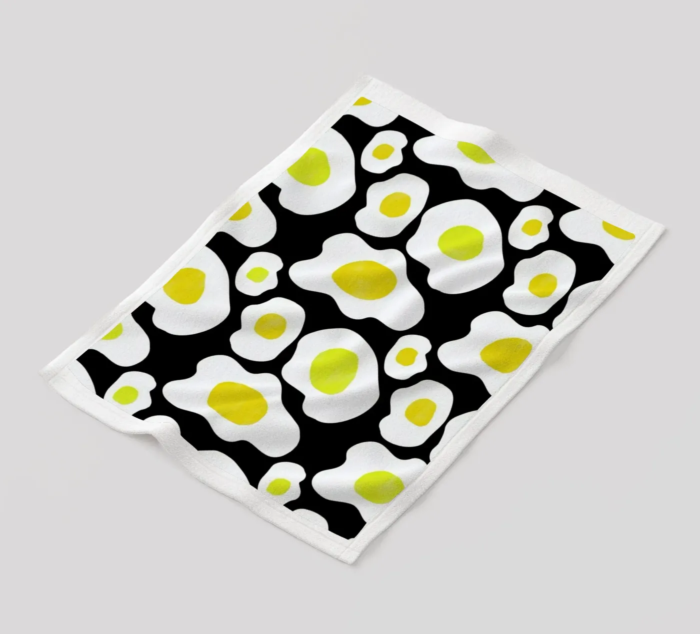 Fried Eggs Fleecedecke von Vasare Nar