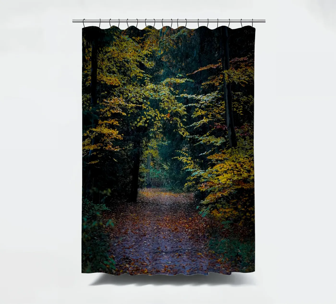 Waldpfad Duschvorhang von Tom's Wildlife