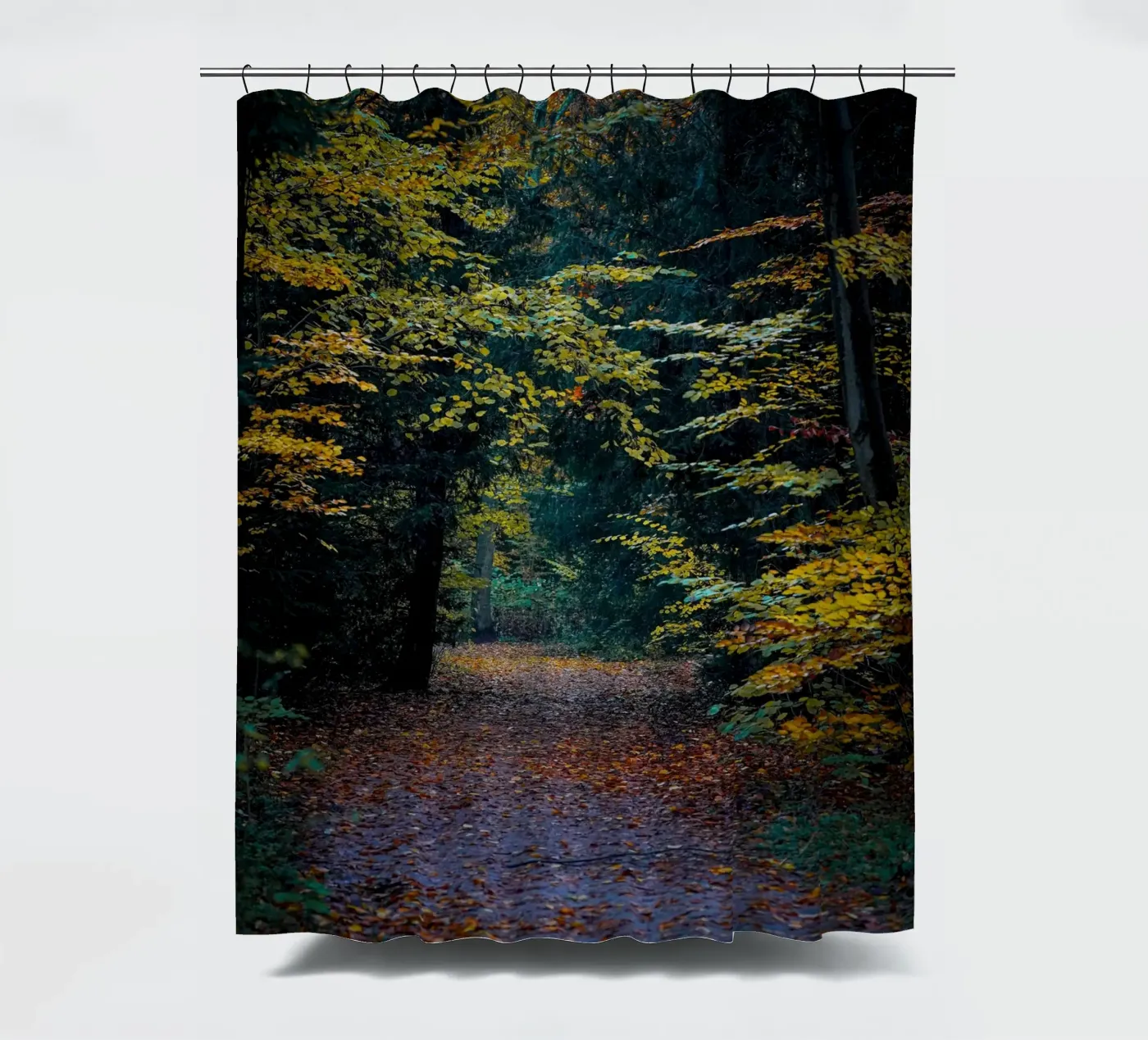 Waldpfad Duschvorhang von Tom's Wildlife