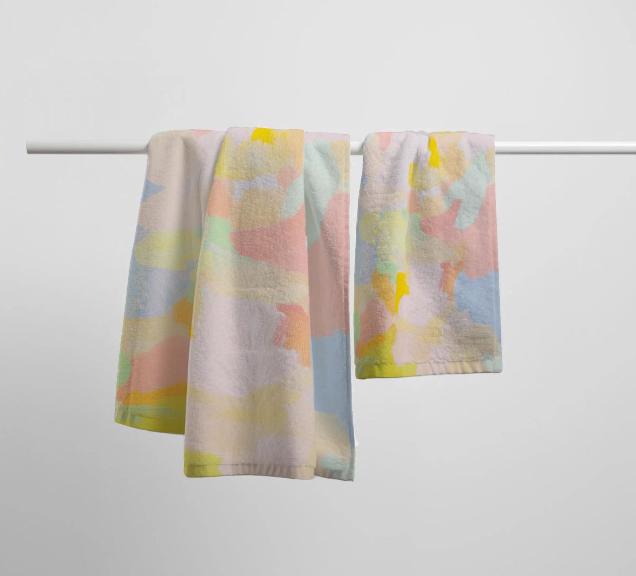 Abstrakt Rosa Licht Frühling Pastell Handtuch von Euphoria Theresa