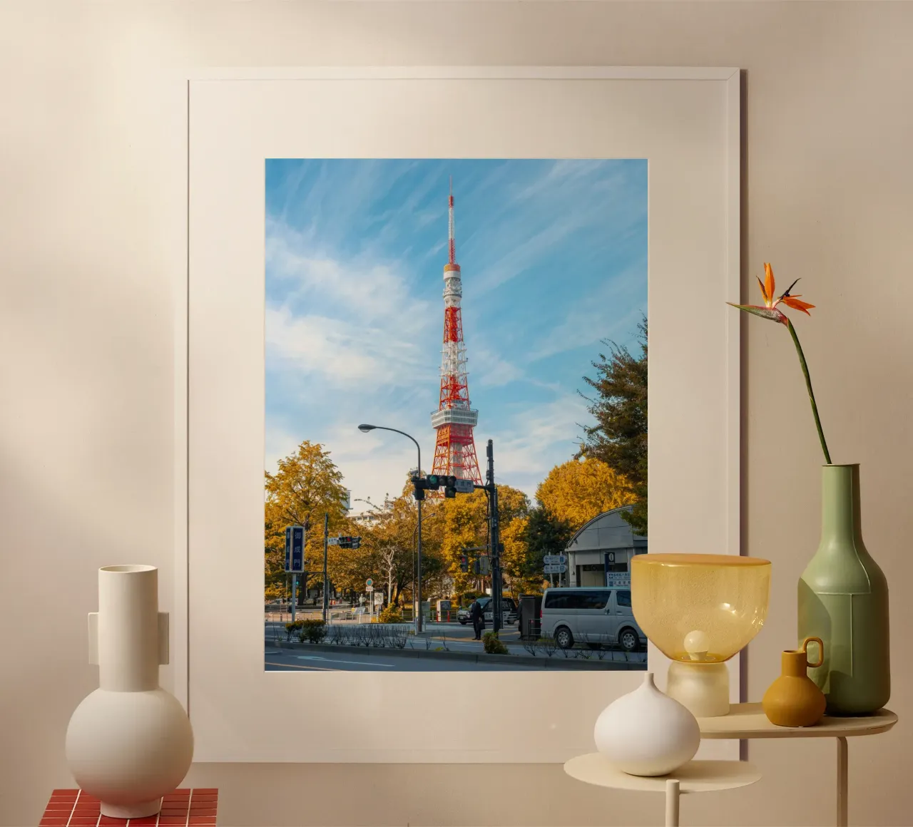 Torre di Tokyo, Giappone poster con telaio in legno da Marcel Bisig