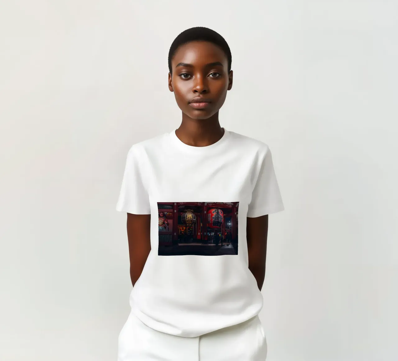 Il Tempio Sensoji di notte t-shirt da Marcel Bisig