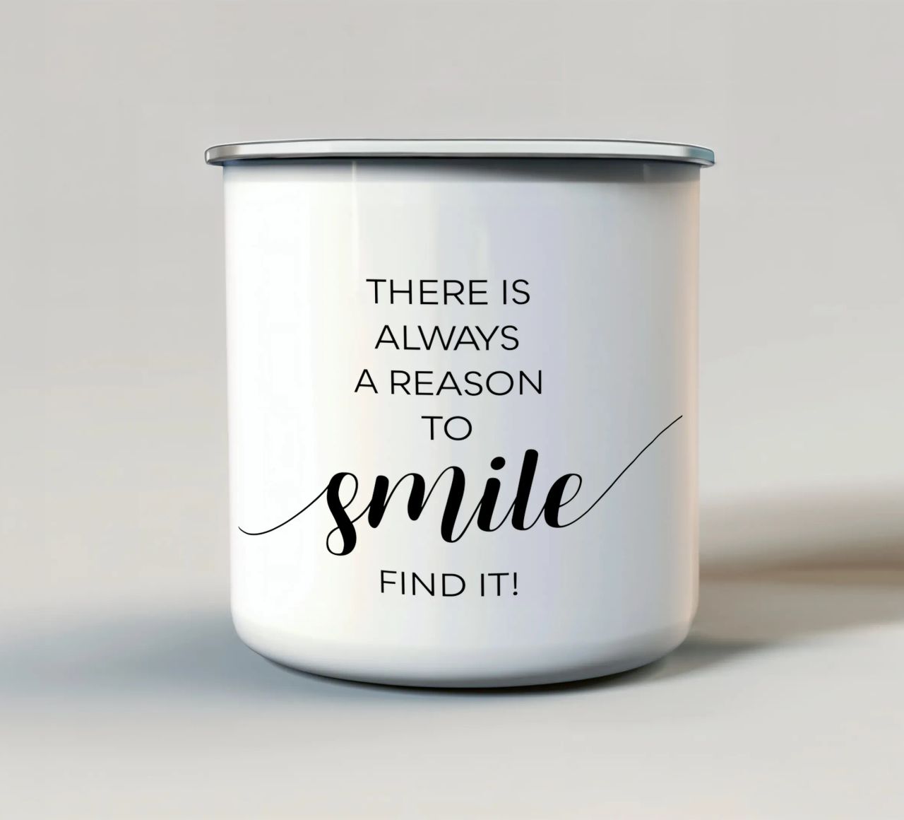 C'È SEMPRE UN MOTIVO PER SORRIDERE tazza in smalto da Melanie Viola