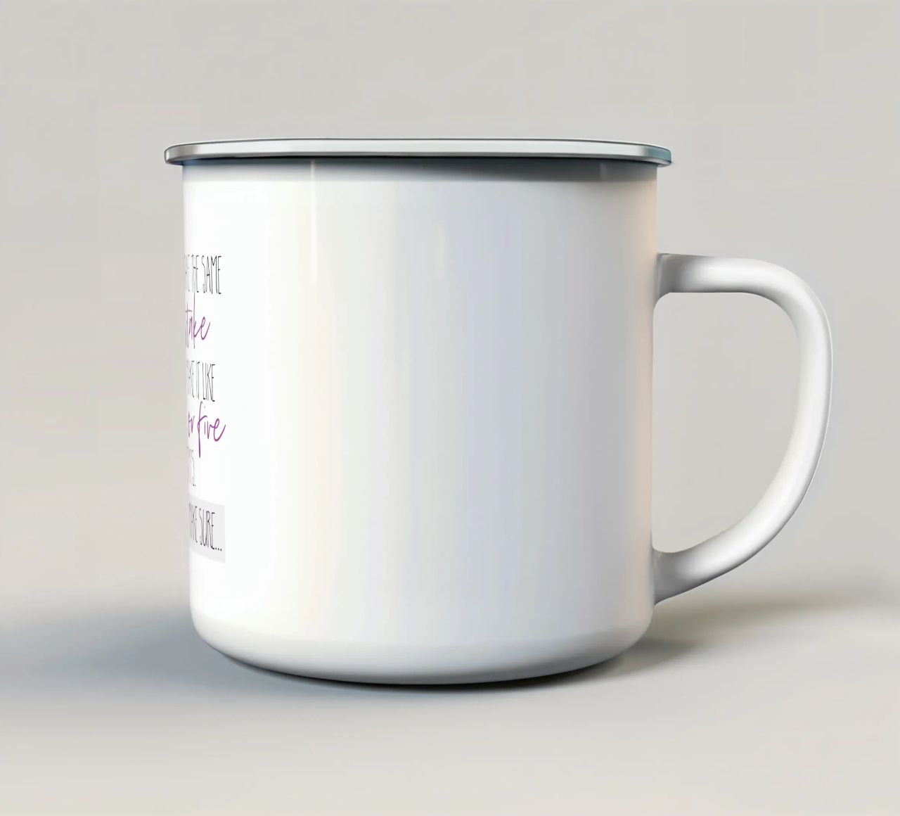 Non commetto mai due volte lo stesso errore. tazza in smalto da Melanie Viola