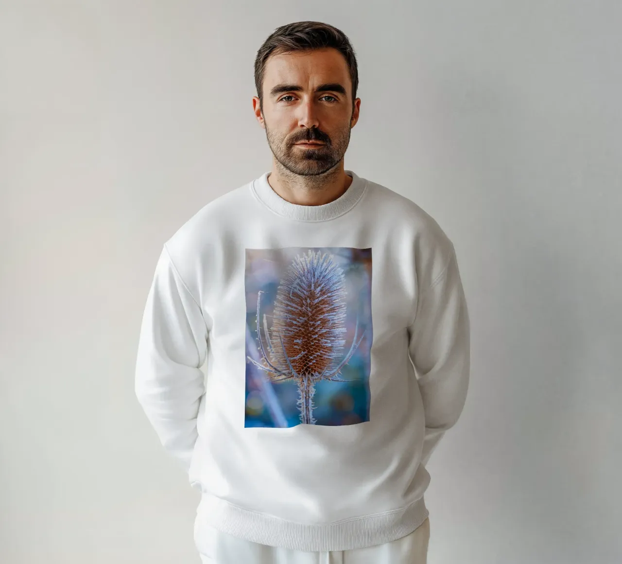 Teasel selvatico coperto di brina in inverno felpa da Marcus Beckert | Fotografie