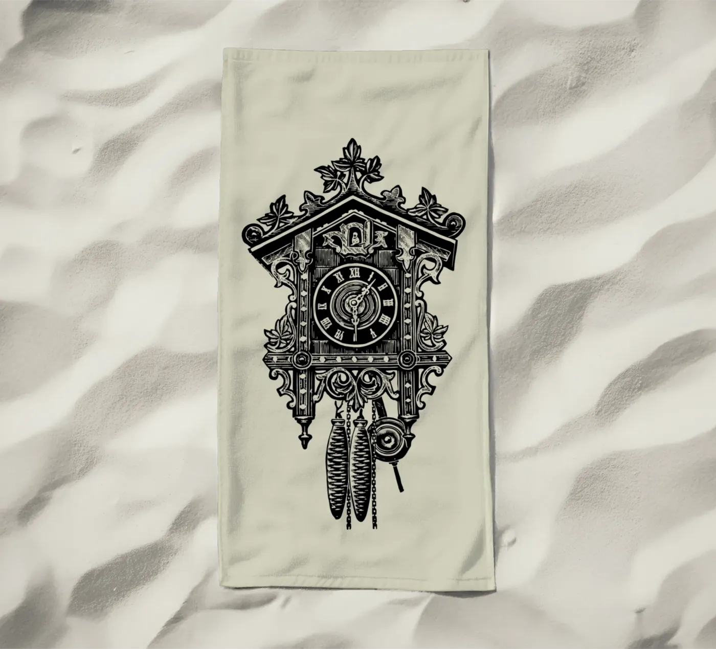 CUCKOO CLOCK Strandtuch von SMRT STUDIO
