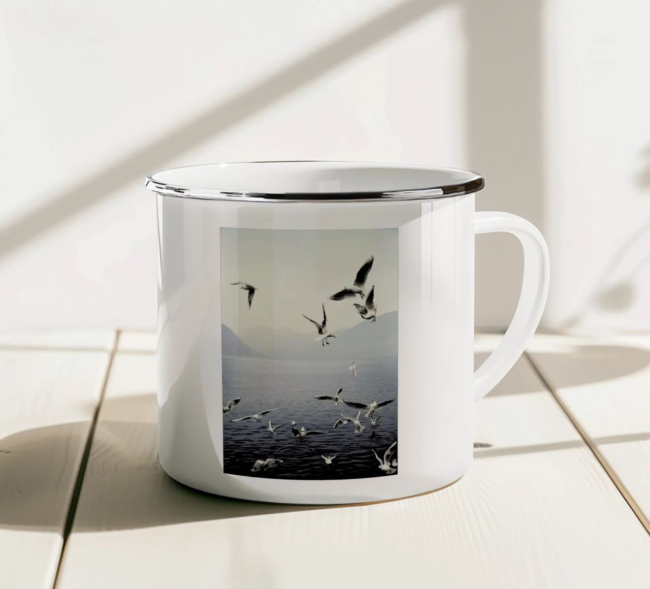 Seagulls tazza in smalto da Laura Palm