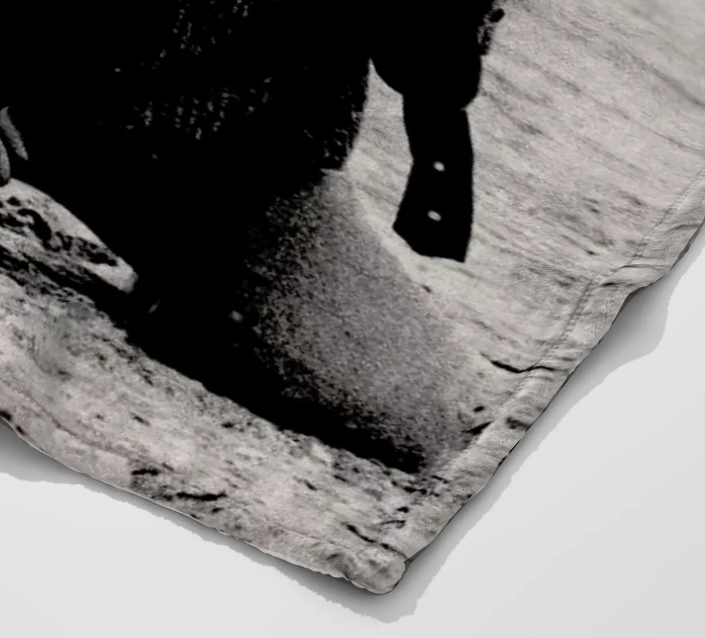 Not Afraid But Fleecedecke von Sophie Etchart