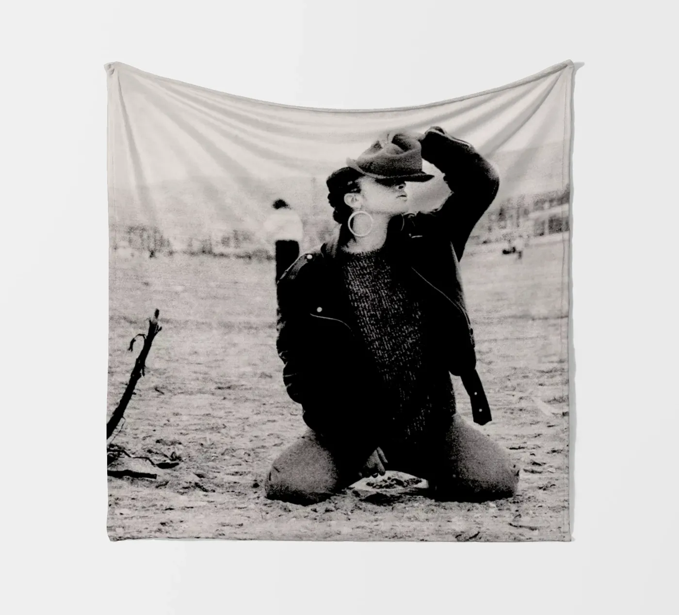 Not Afraid But Fleecedecke von Sophie Etchart