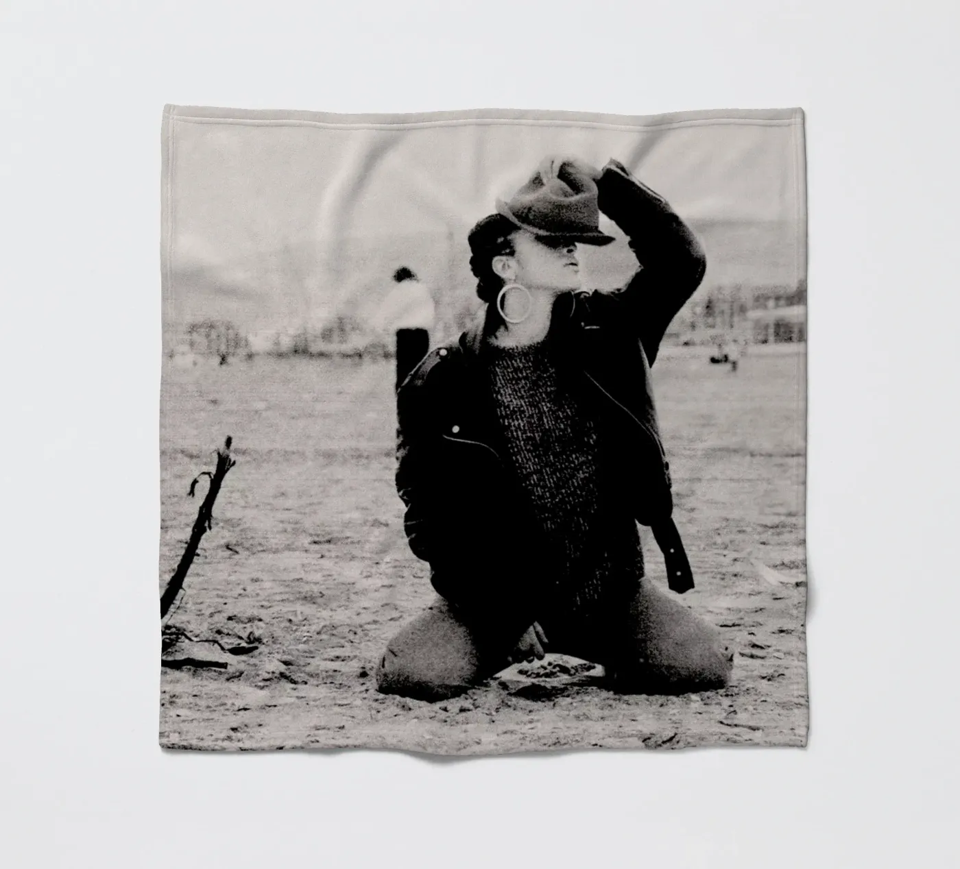 Not Afraid But Fleecedecke von Sophie Etchart