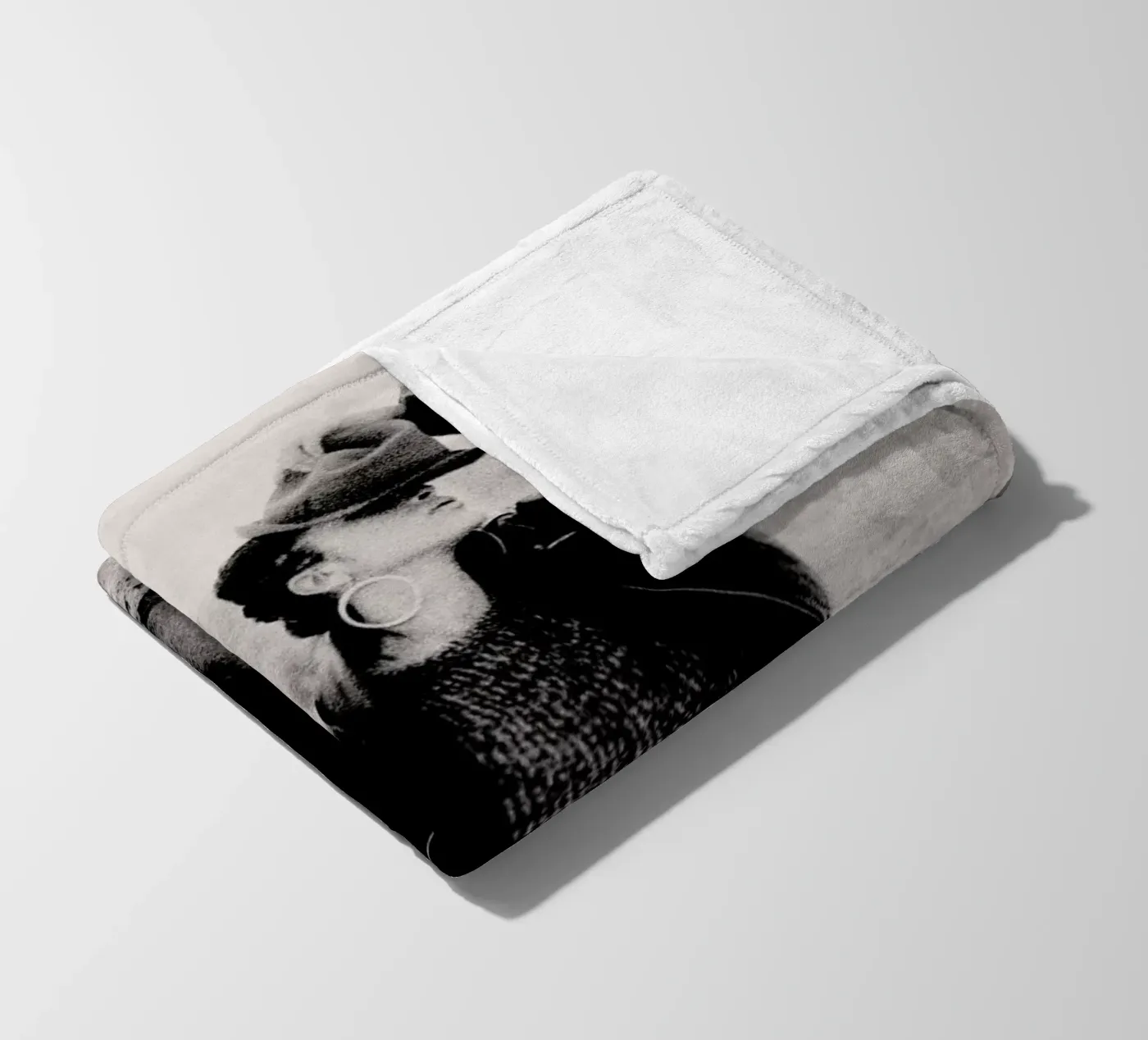 Not Afraid But Fleecedecke von Sophie Etchart