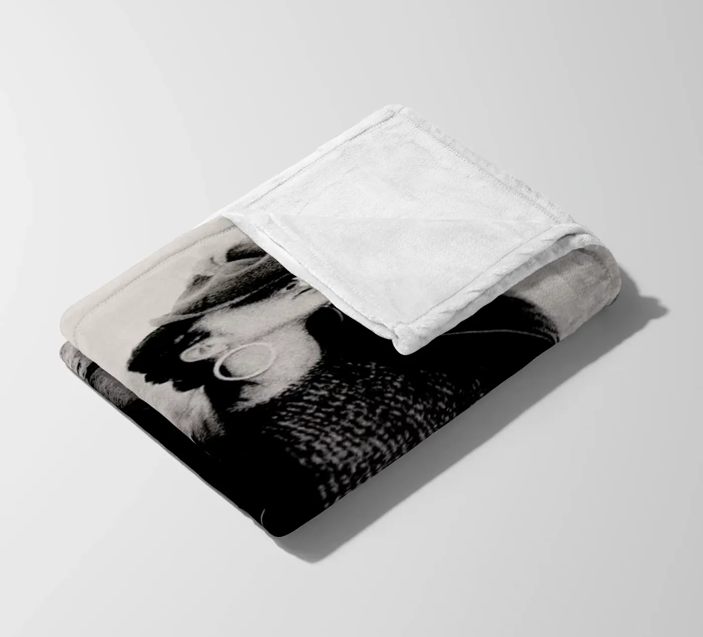 Not Afraid But Fleecedecke von Sophie Etchart