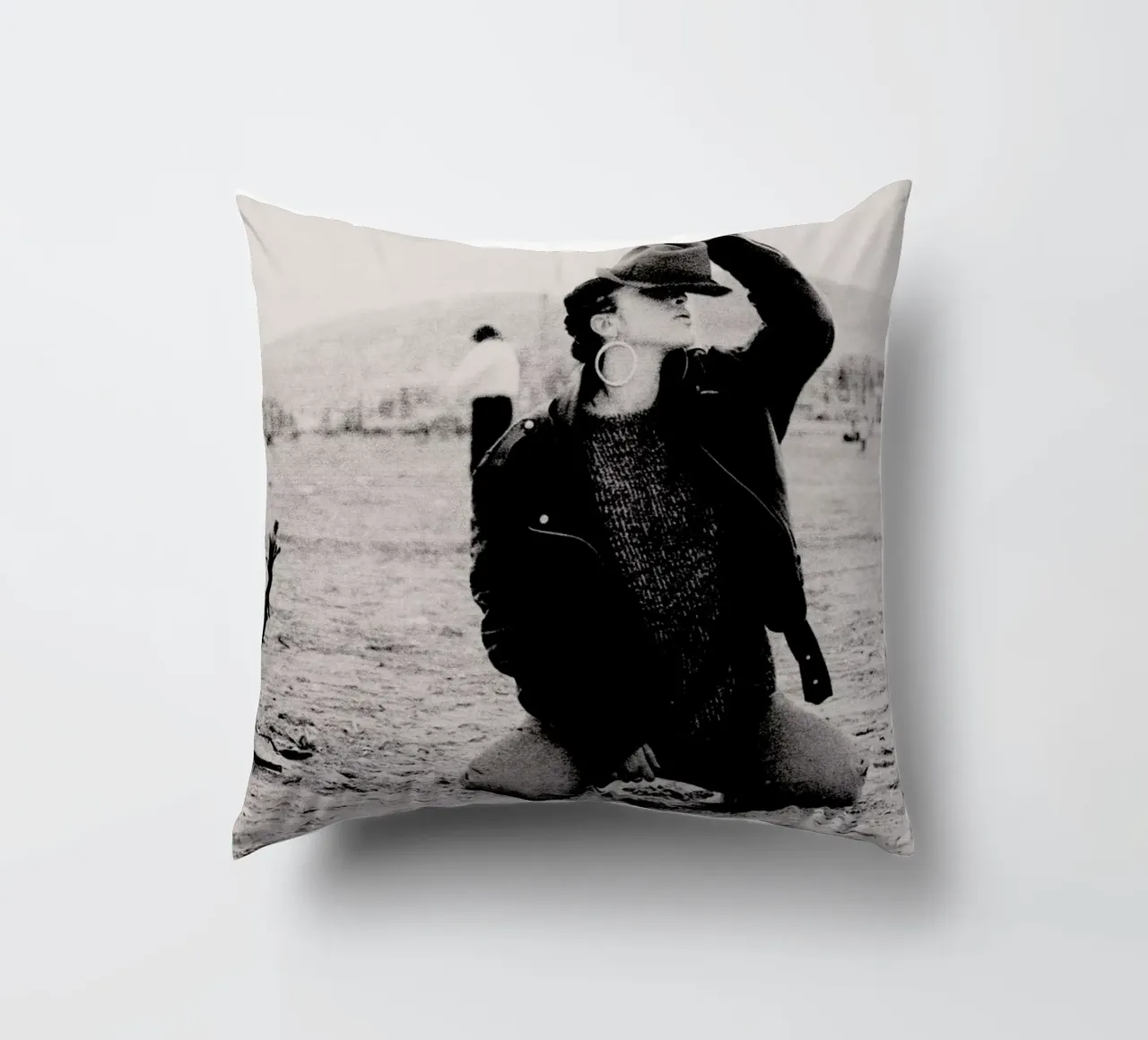 Not Afraid But cuscino da Sophie Etchart