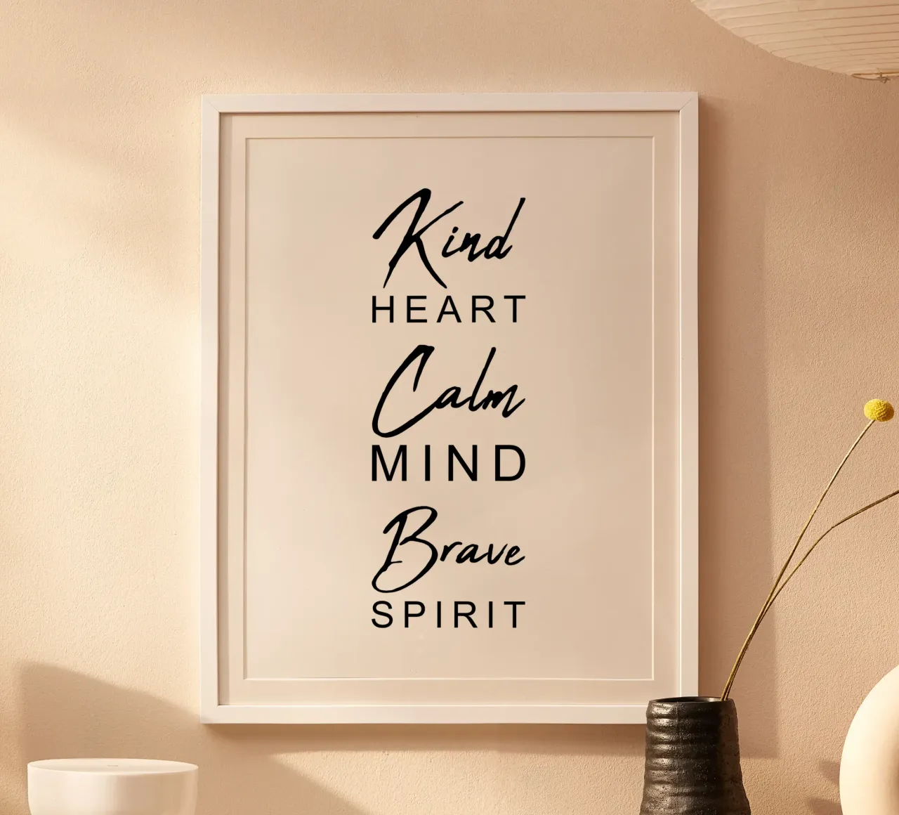 Cœur aimable Esprit calme Esprit courageux poster avec cadre en bois de Inspirify