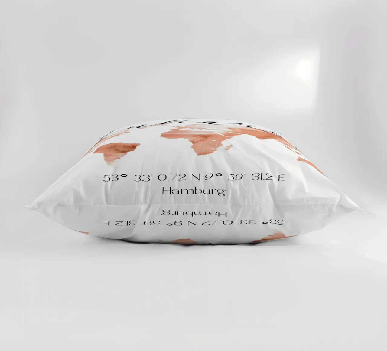 Zuhause Welt mit Koordinaten kussen van WORTSPIEL