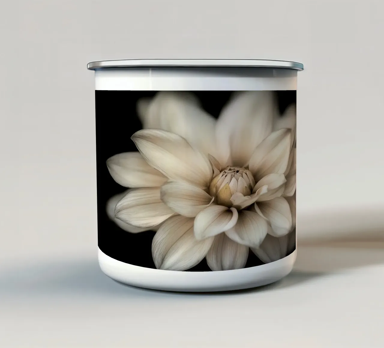 Fiori dalle tonalità calde tazza in smalto da Imagine