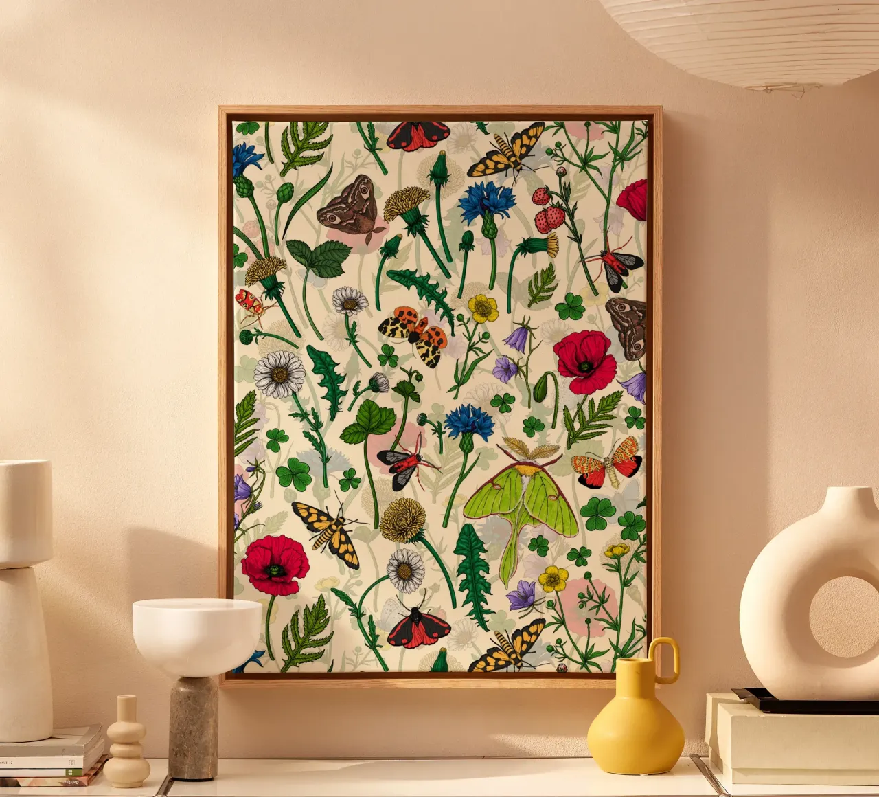 Wilde bloemen en motten canvas met Baklijst van Painted Nature