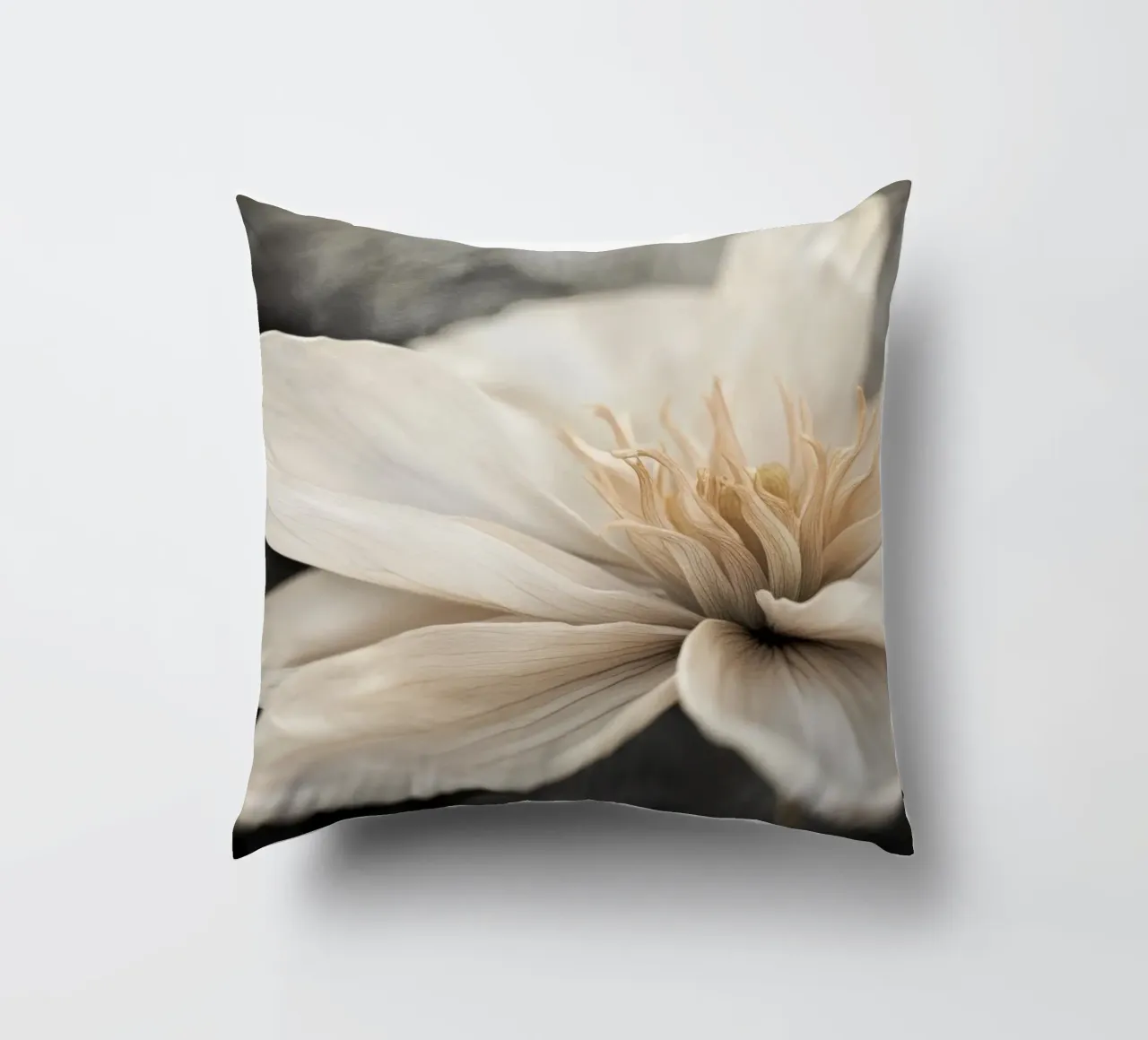 Un fiore beige cuscino da Imagine