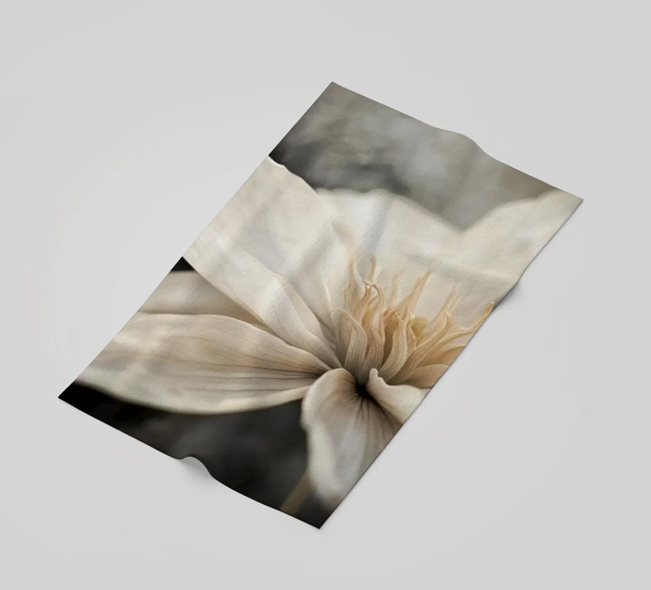 Un fiore beige telo mare da Imagine