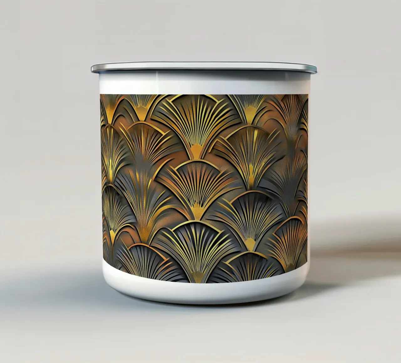 Art Deco "Elegance in Motion" tazza in smalto da Golden Era