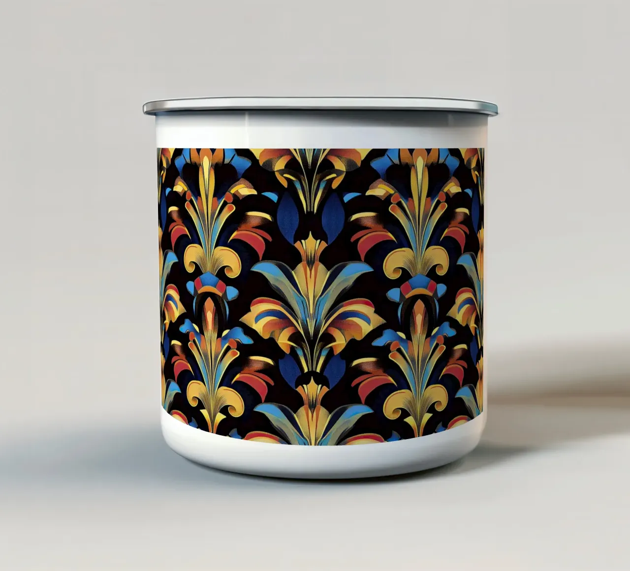 Art Deco "Streamlined Beauty" tazza in smalto da Golden Era