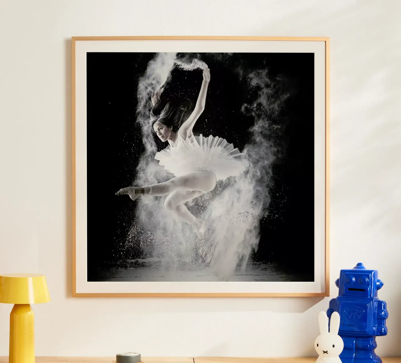 f l y - Yudhistira Yogasara poster con telaio in plastica da Pictufy