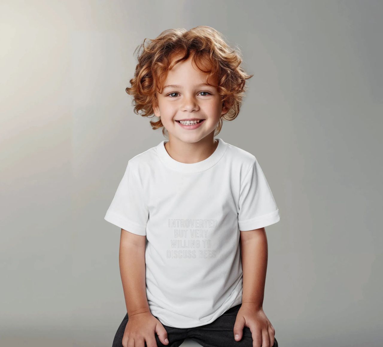 Introverted but very willing to discuss bees t-shirt bambini da happieeagle