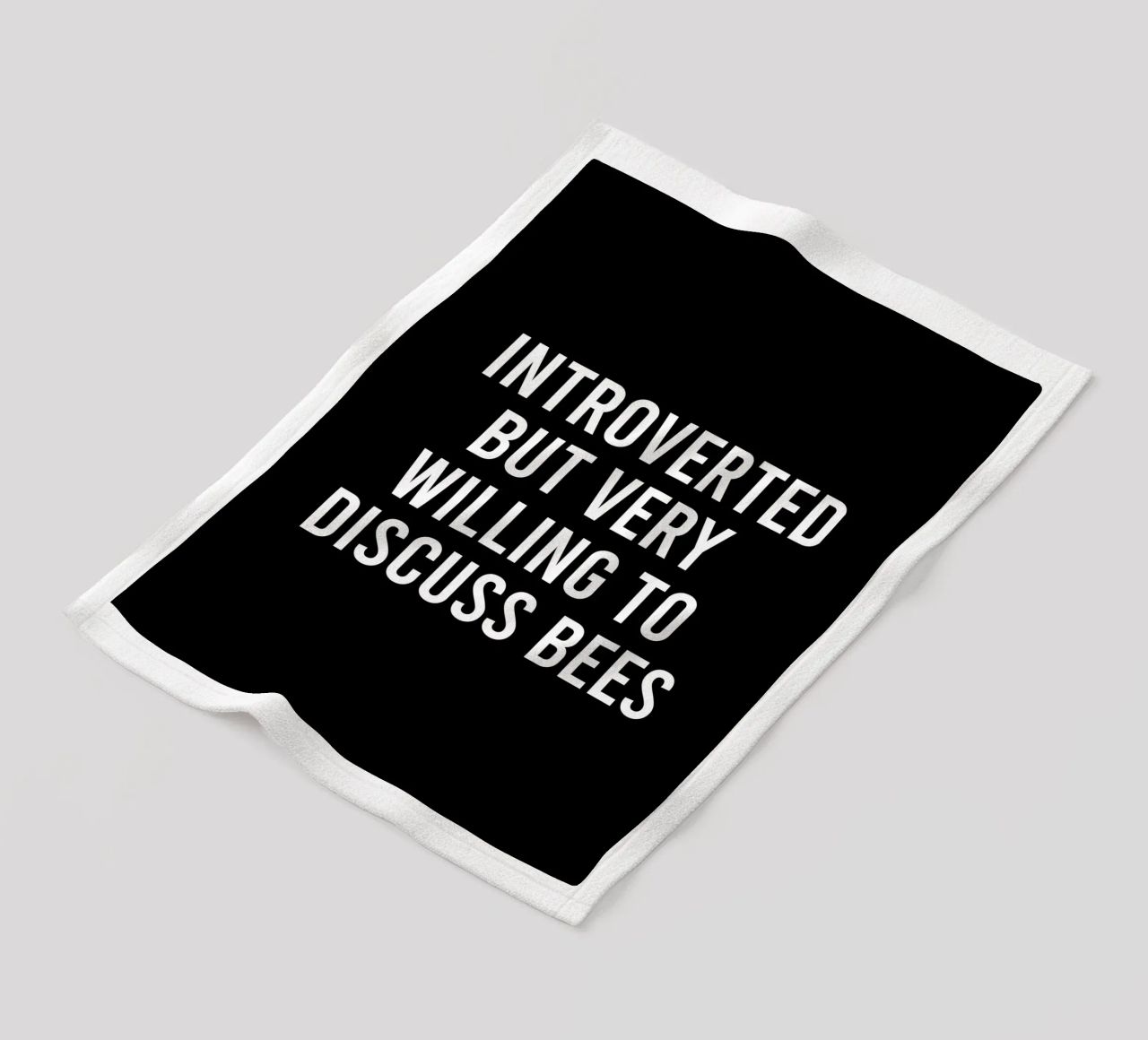 Introverted but very willing to discuss bees coperta in pile da happieeagle