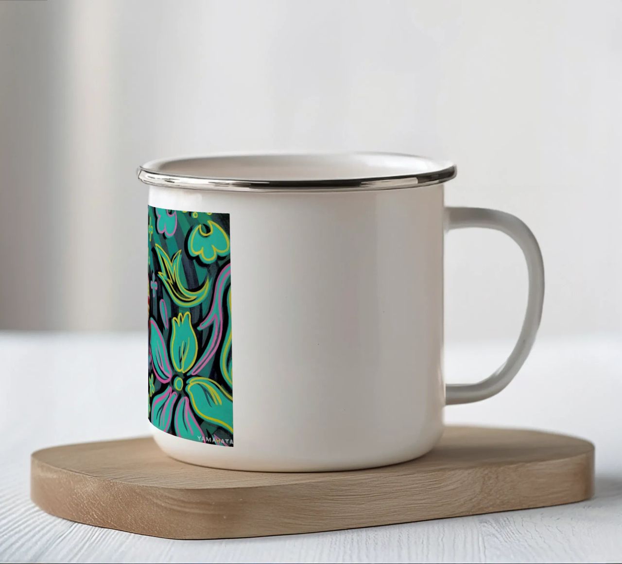 Flat tazza in smalto da Jared Yamahata