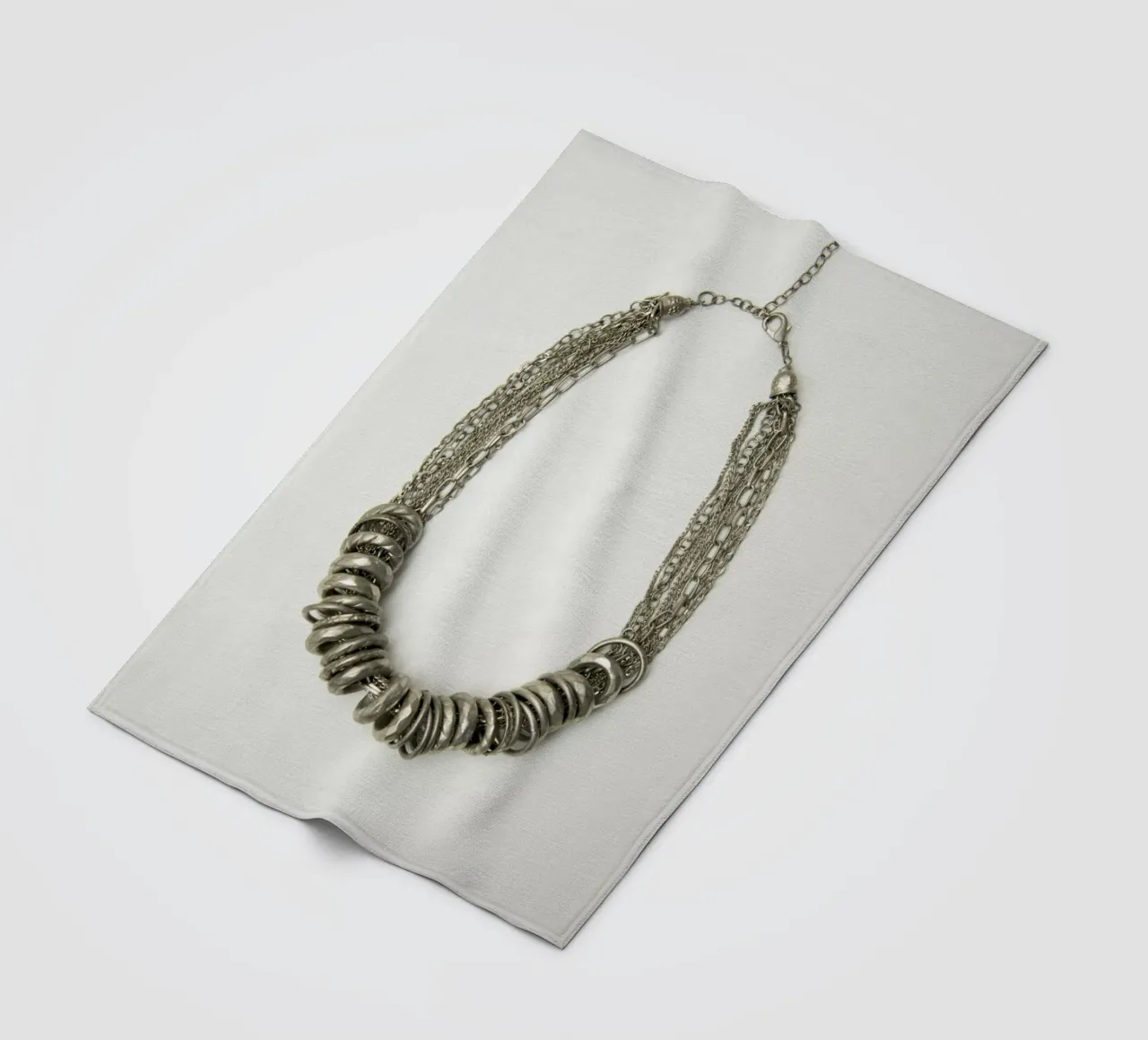 Collana in argento mongolo coperta in pile da Teresa André