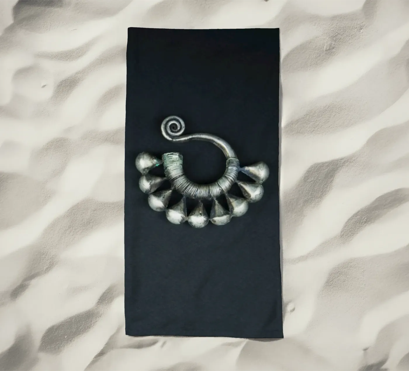Mongoolse oorbellen strandhanddoek van Teresa André