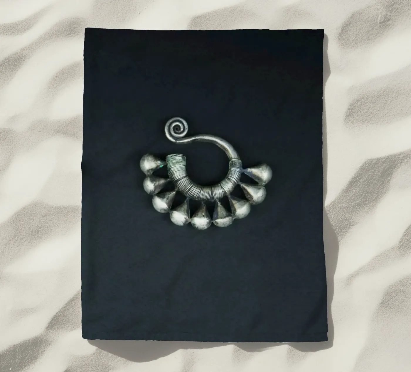 Mongoolse oorbellen strandhanddoek van Teresa André
