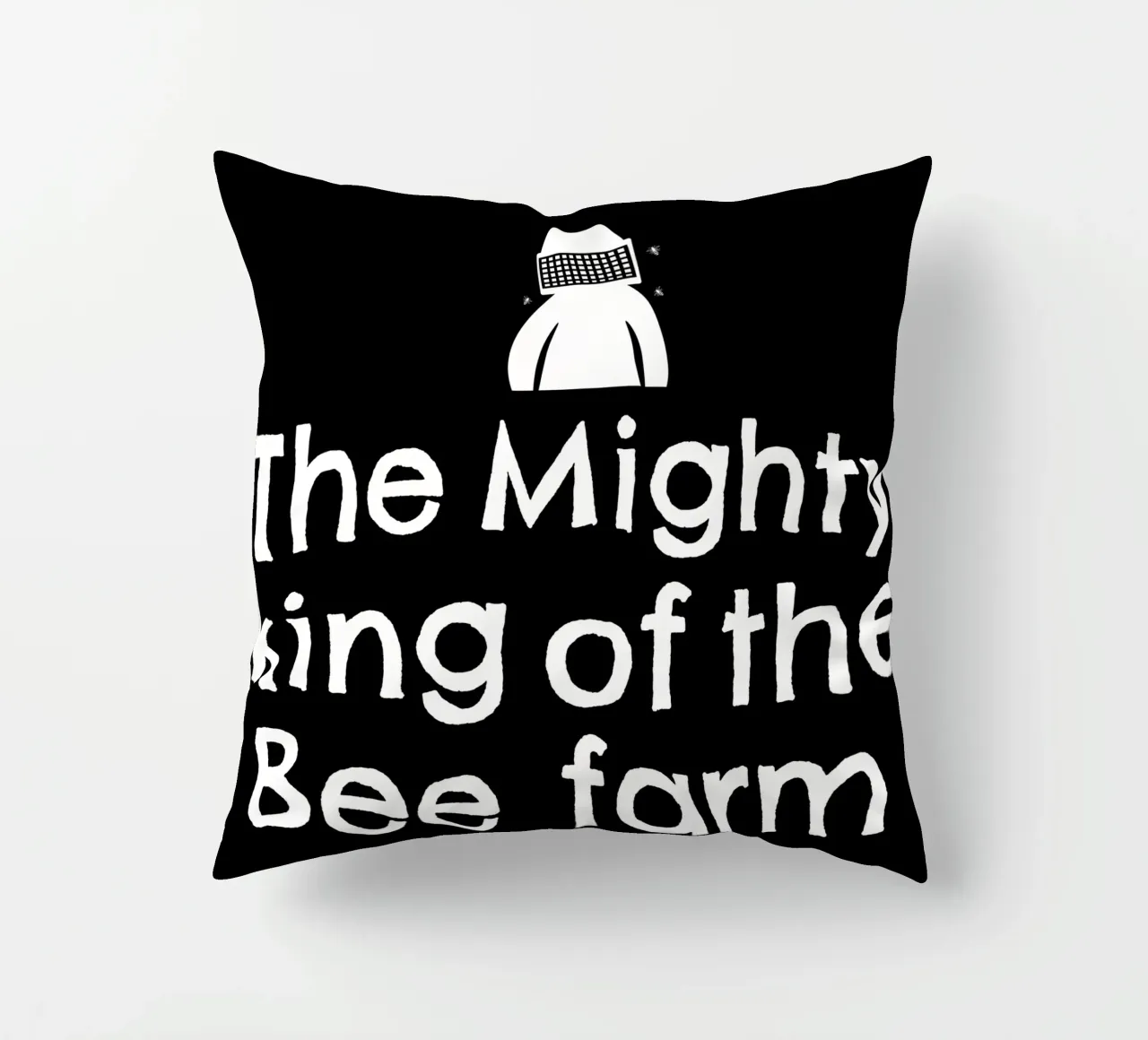 The mighty king of the bee farm cuscino da happieeagle