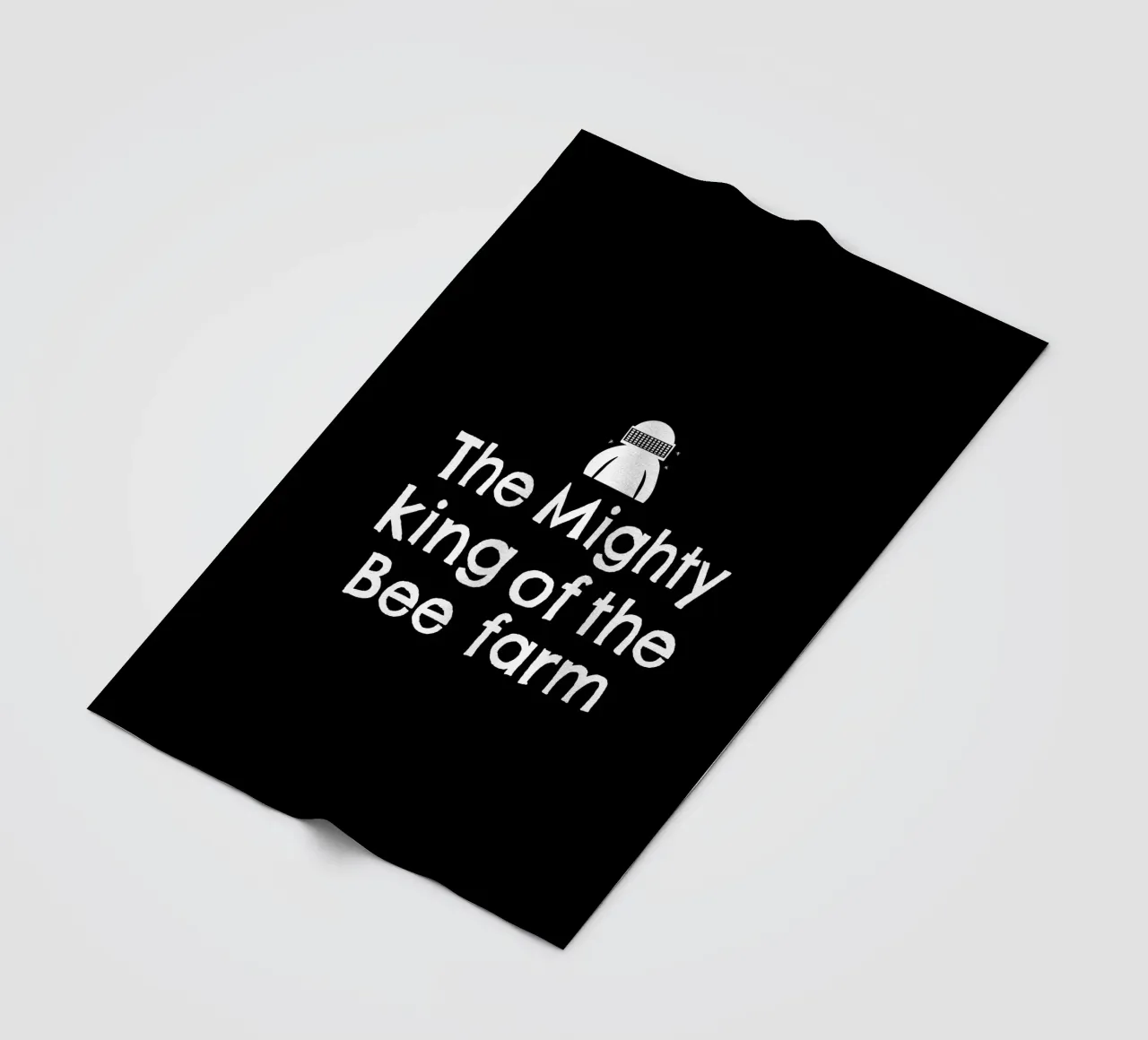 The mighty king of the bee farm coperta in pile da happieeagle