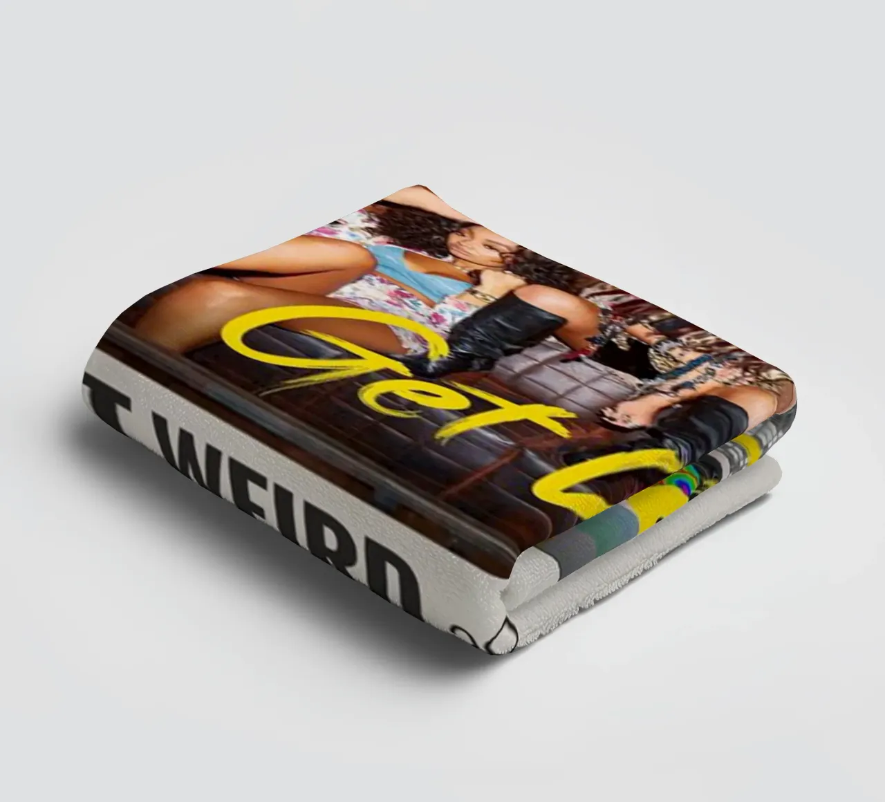 Get Weird Expanded Edition Little Mix Handtuch von SoundStudio