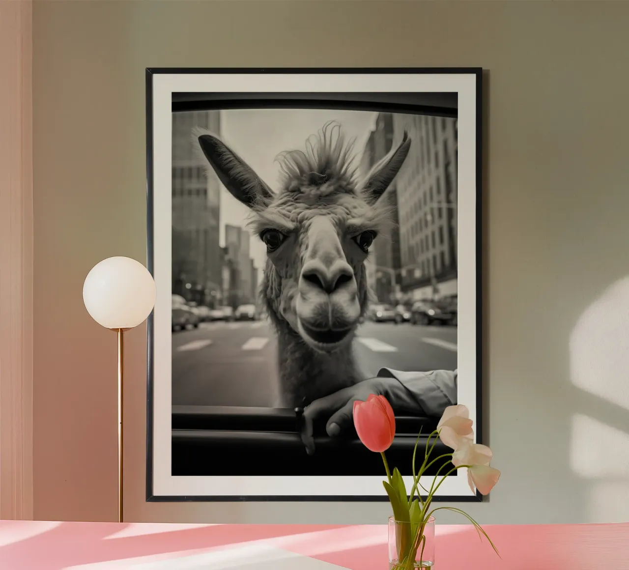 Un lama a New York City | Immagine in bianco e nero poster da Autofocus
